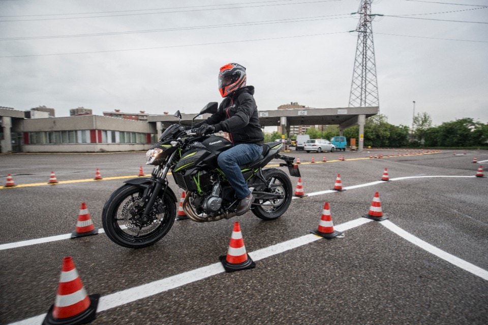 Cresce la voglia di moto: nel 2023 aumentano i neopatentati 