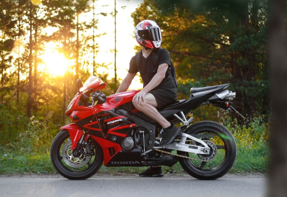 Motociclisti d'estate: quando la sicurezza vale solo a metà