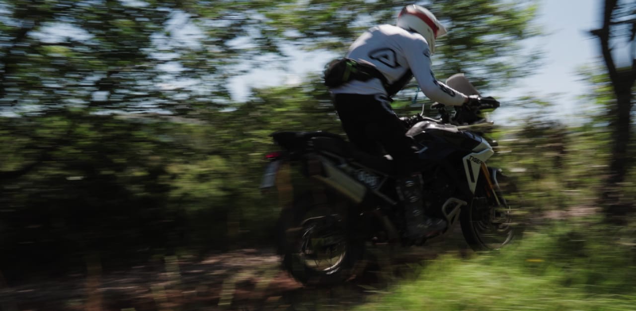 Triumph debutta al Motorally: un cilindro in più non è un problema