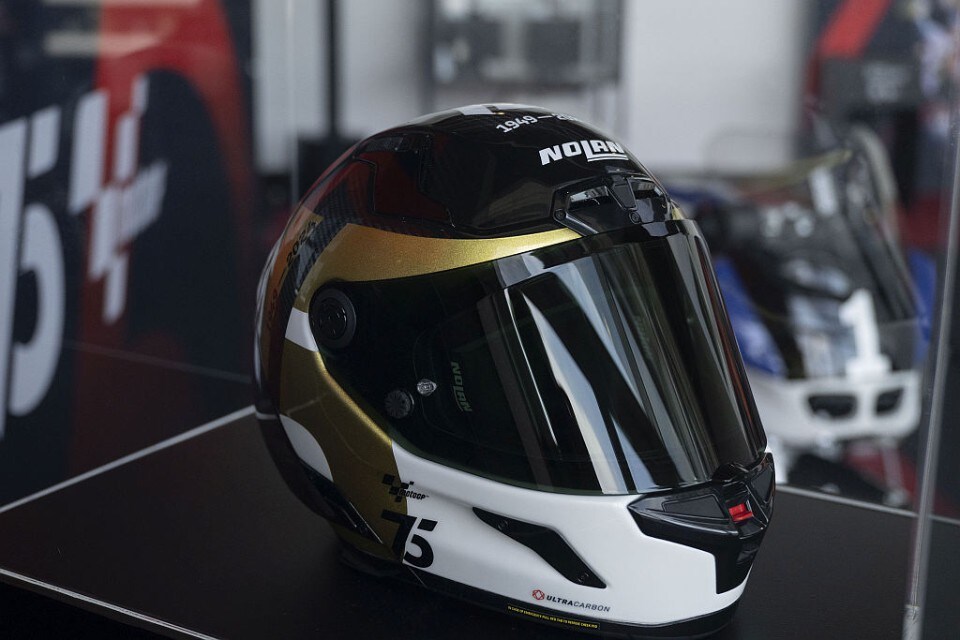 Nolan celebra a Silverstone i 75 anni della MotoGP