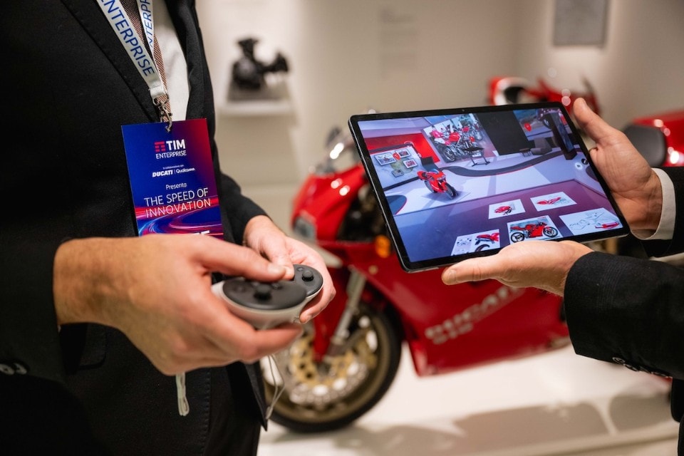 Nel box Ducati MotoGP con il 5G e la Virtual Reality di TIM 
