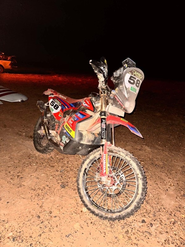 La moto usata da Perfetti in gara: riporta danni nella parte posteriore, vicino allo scarico