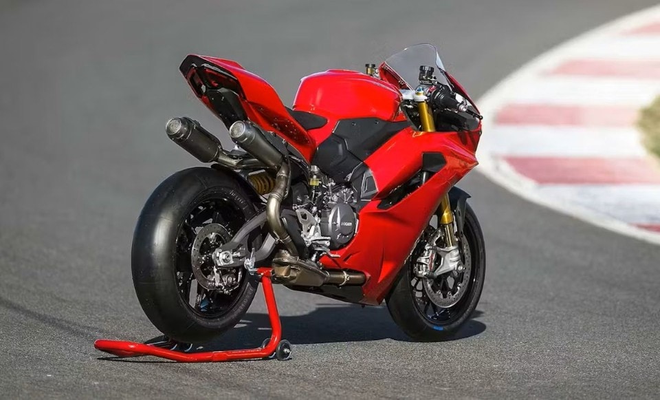 Le moto sportive di Ducati: dalla GT 750 dei primi anni Settanta alla Panigale V2