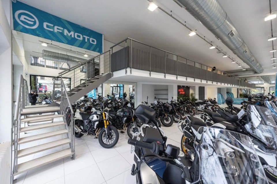 CFMoto diventa grande: a Milano apre il suo primo monomarca
