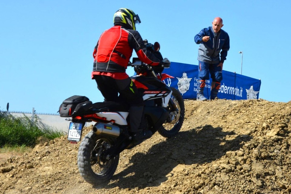 Aperte le iscrizioni ai corsi di Guida su Strada e On-Off FMI