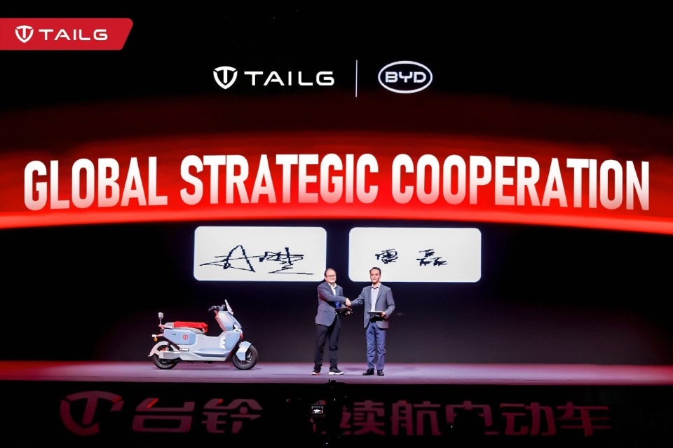 BYD entra nel mercato moto? il colosso cinese fa paura anche a Honda e Ducati