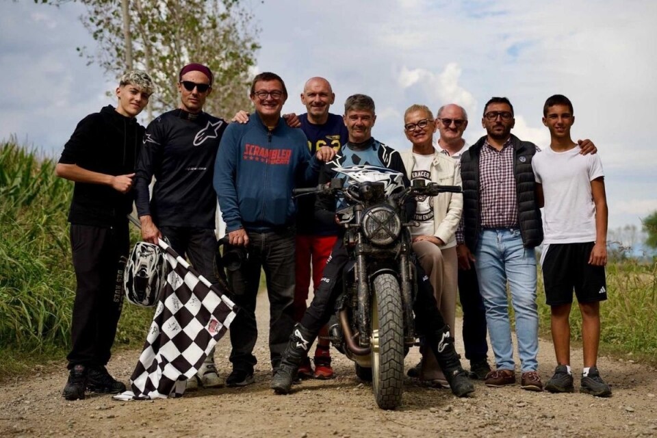 Guiness dei primati: nuovo record in moto su sterrato in 24 ore