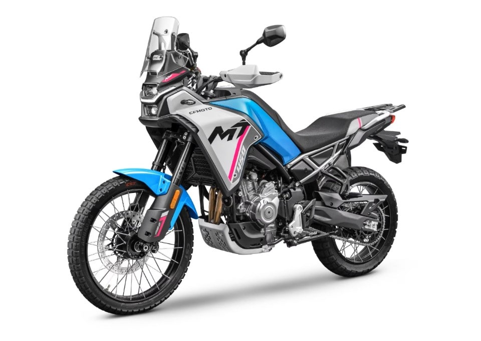 Il mercato moto e scooter a novembre si ammoscia. Ma il dato è falsato dal "fine serie" del 2024...