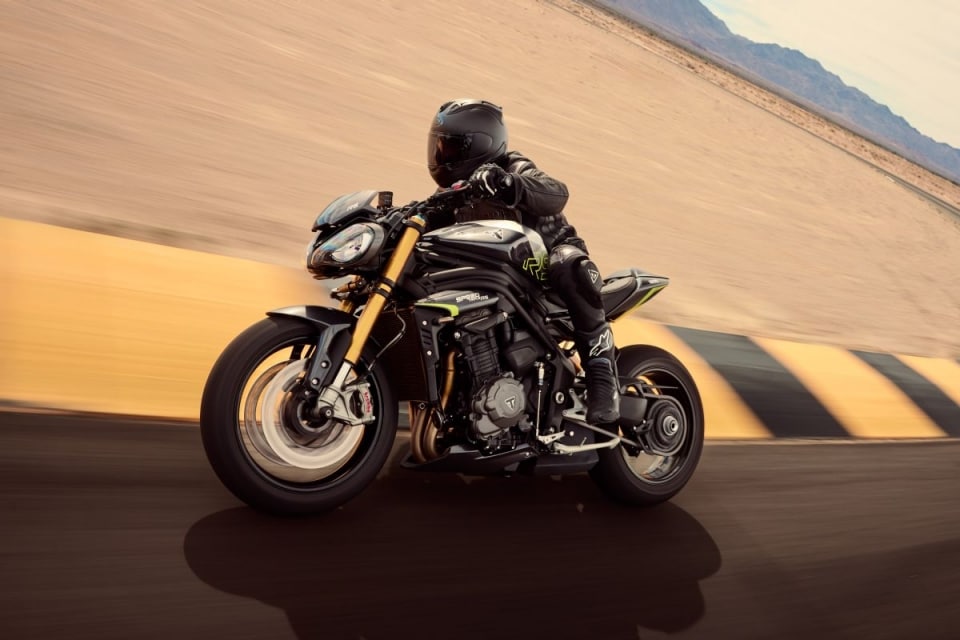 Triumph torna in pista con la Triple Track Experience
