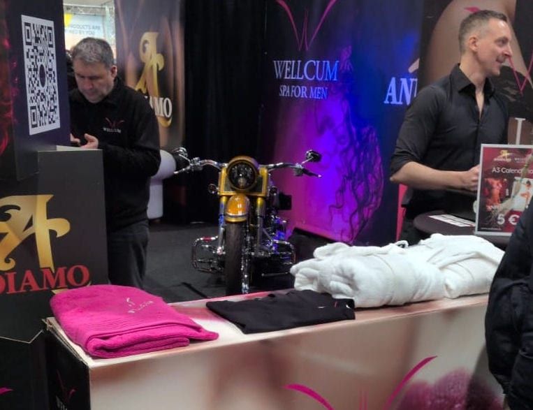 La curiosità: il gadget di culto di Motorbike Expo è quello di una spa molto particolare