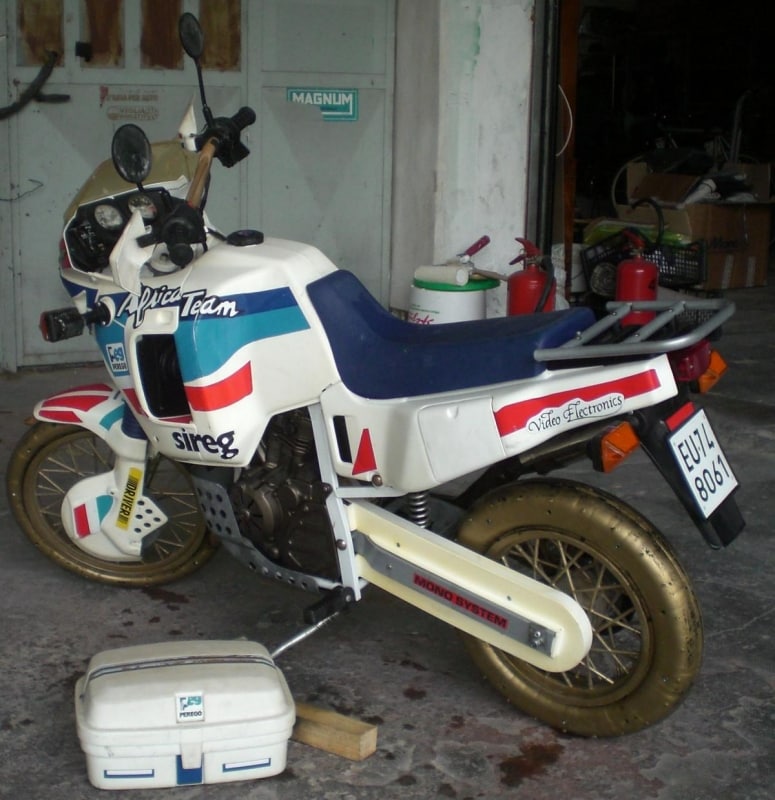 Piccoli sogni: le moto che ci fanno sognare, anche se le hanno piccole (le ruote) - Peg Perego Africa Team