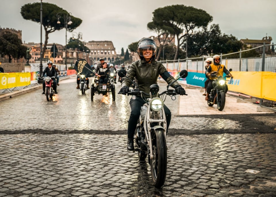 A Roma debutta su strada la prima Royal Enfield elettrica
