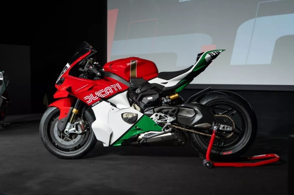 Ducati presenta il “Manuale del Made in Italy” e la Superleggera V4 Centenario Tricolore