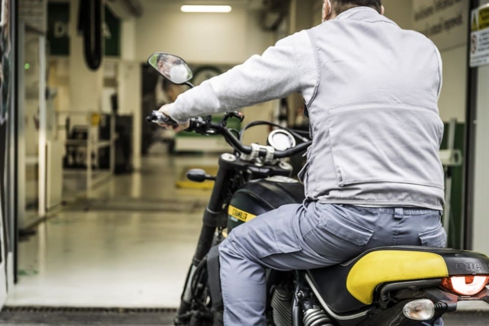Revisione moto sempre più cara: perché si parla di nuove tariffe