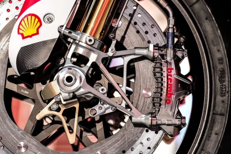 Rivoluzione Superbike: arrivano i freni carboceramici