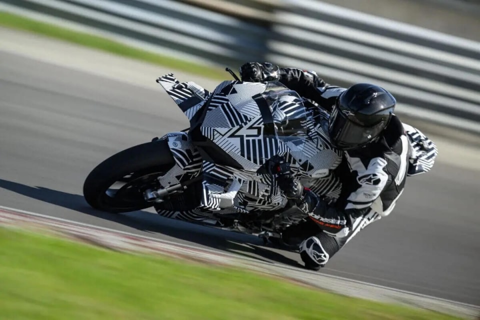 CFMOTO V4 SR-RR missile cinese: superati i 315 km/h