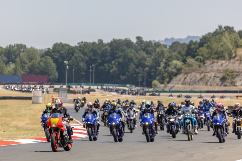 Yamaha Y-AMT in pista: il cambio automatico convince davvero?