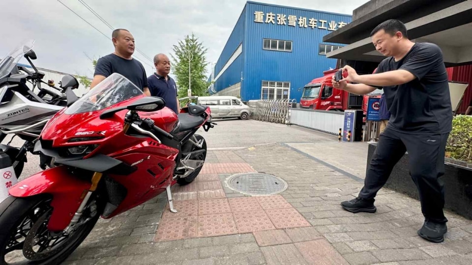 Alla conquista del mondo con 3.000 euro in tasca: l'incredibile ascesa di Zhang Xue