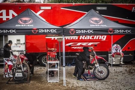 Gazebo da Gara 24MX. La leggenda arriva nei paddock italiani