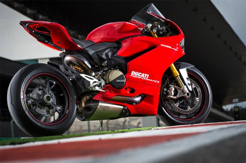 Come nasce lo scarico Akrapovic della Panigale