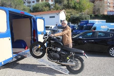 Kit moto di AmicoBlu. Trasportare moto non è mai stato così facile
