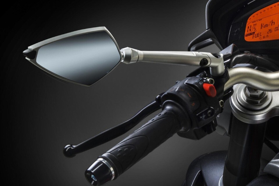 DB-Race, gli specchietti universali e di design