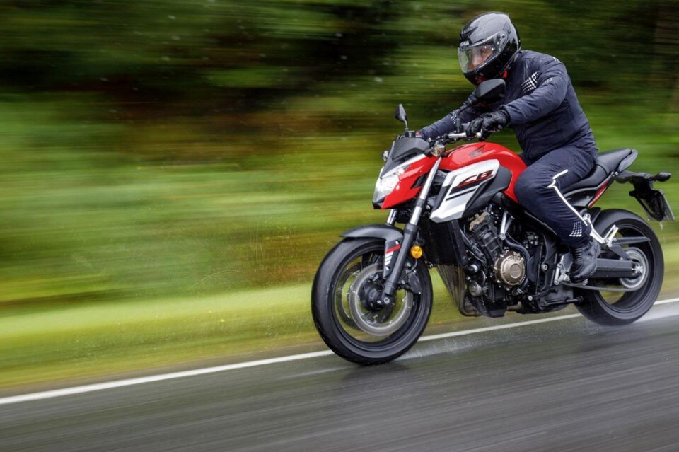 Proof Stretch III, il nuovo antipioggia da moto