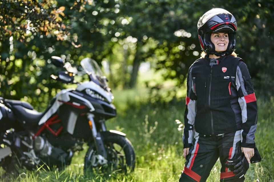 Ducati Smart Jacket: il gilet con airbag