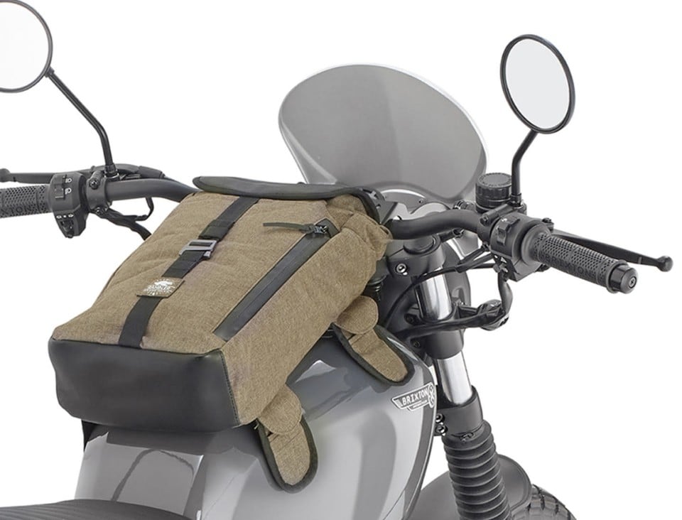 Le borse di Kappa per il turismo con Brixton Cromwell 125