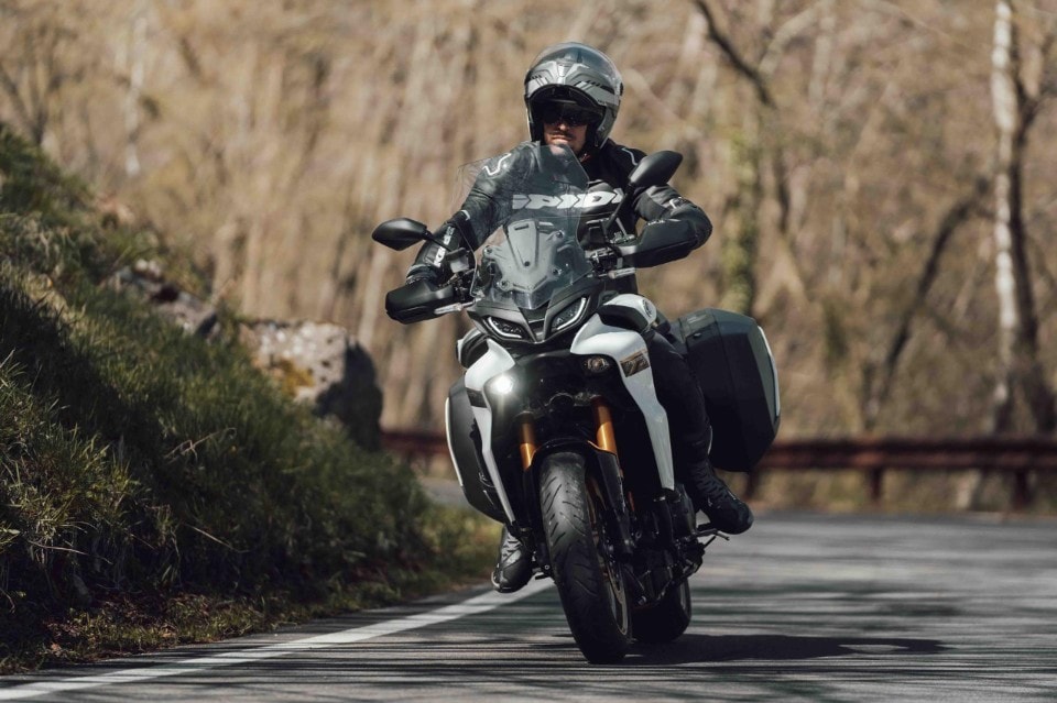 Nuovo casco Airoh Specktre, per viaggiare tra sicurezza ed emozioni 