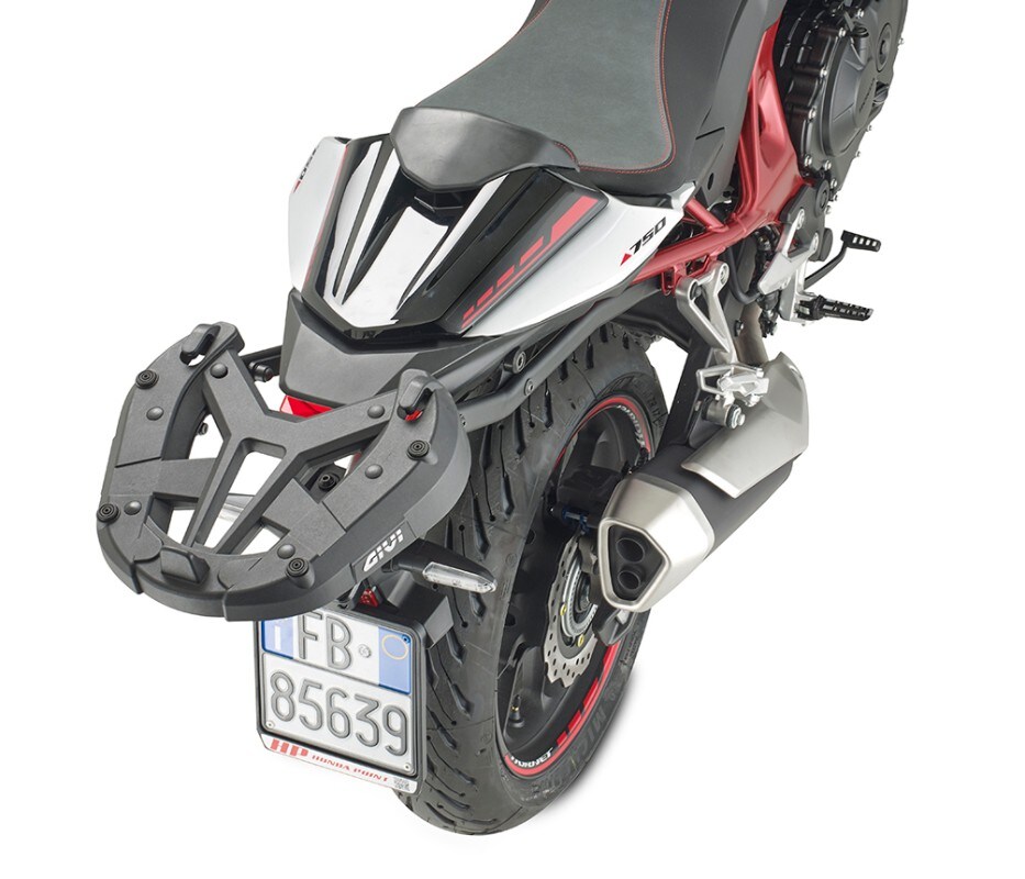 GIVI veste la nuova Honda CB750 Hornet