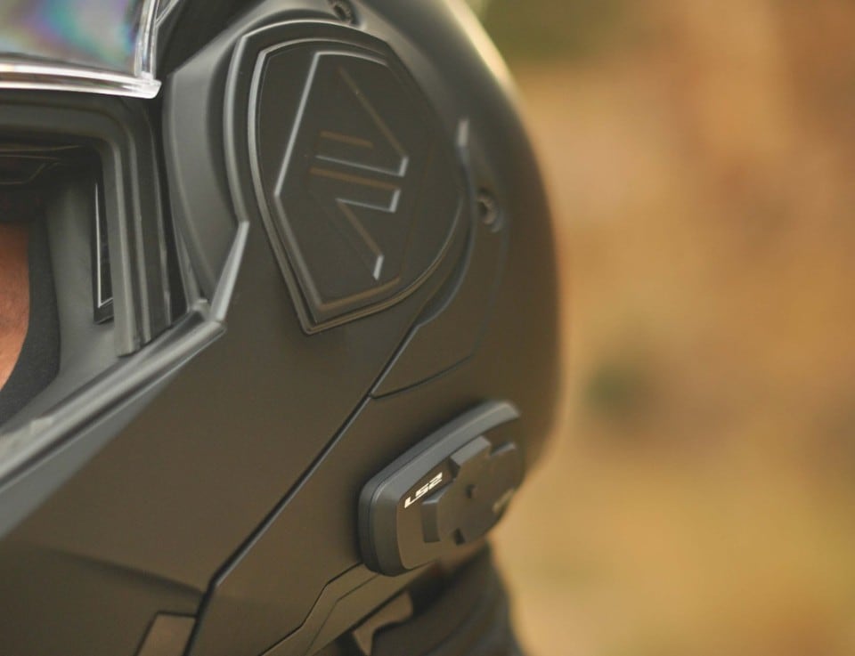 LS2 lancia il suo interfono, realizzato in collaborazione con Cardo