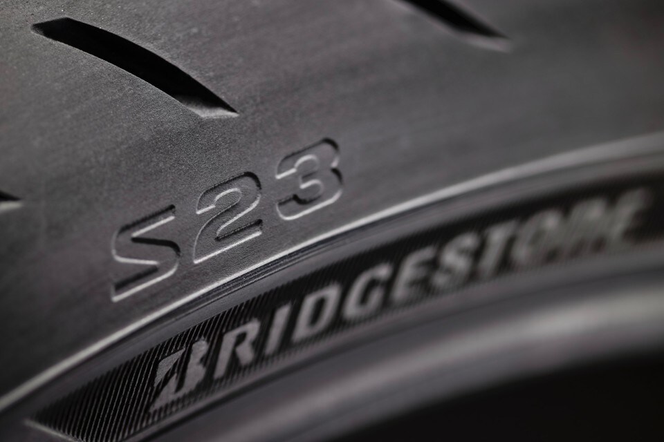 Bridgestone presenta la nuova gomma sportiva Battlax Hypersport S23