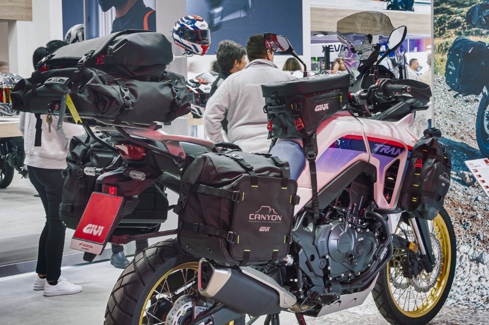 Givi, nuovi accessori e borse per Honda Transalp 750
