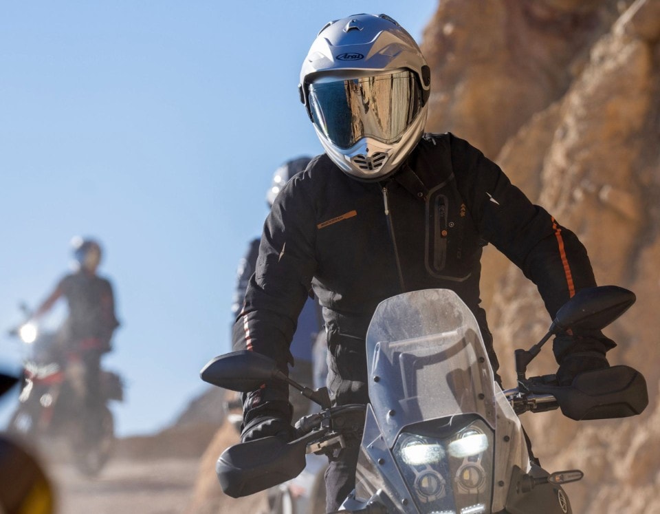 Arai Tour-X 5: il crossover premium si rinnova