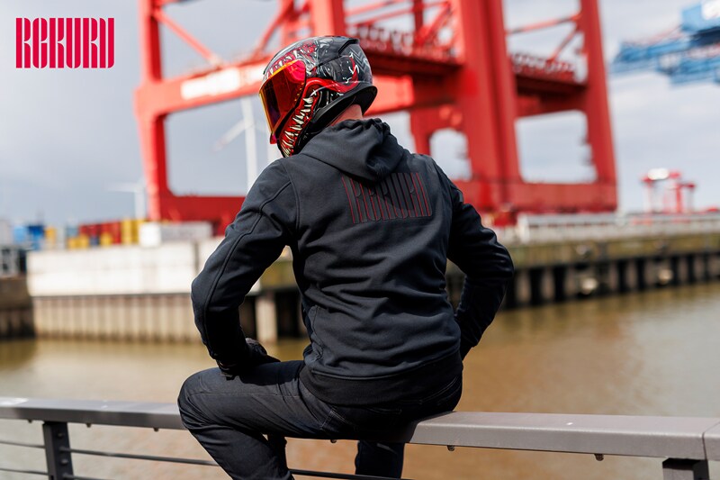 Rekurv lancia la felpa per motociclisti