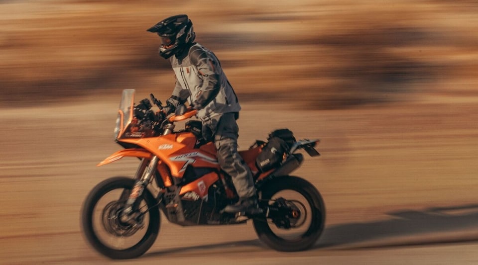 Alpinestars All Terra: arriva la collezione adventure 2026