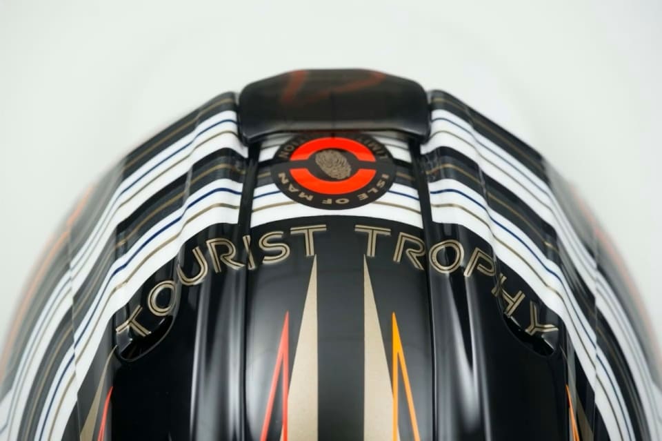 Arai svela il nuovo RX-7V Evo Isle of Man TT 2026 Limited Edition