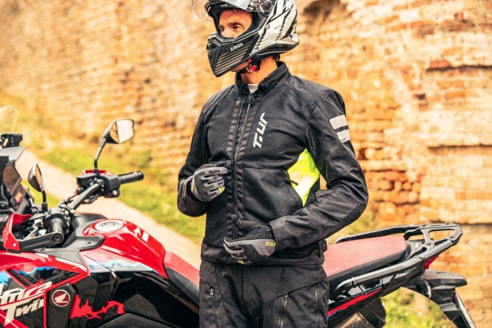 Nuova giacca T.ur Siena: l'essenza del viaggio estivo in moto