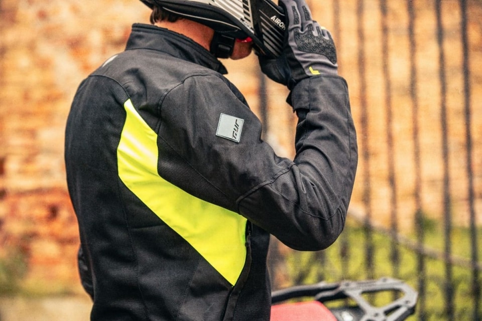 Nuova giacca T.ur Siena: l'essenza del viaggio estivo in moto