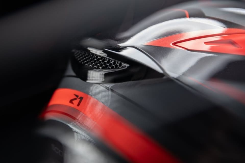 Scorpion presenta EXO Z1 CARBON, il nuovo casco jet premium in fibra di carbonio