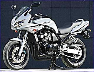 Naked 600: sfida a tre