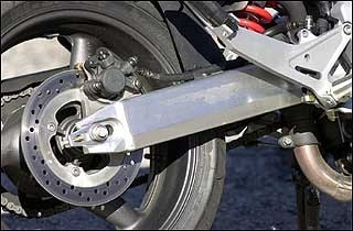 Hornet 900 contro Fazer 1000