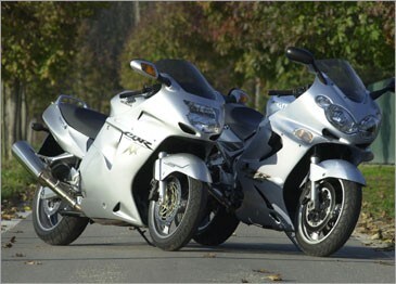 CBR 1100 XX contro ZZR 1200