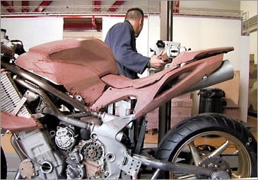 Adrian, l’uomo dei contrasti