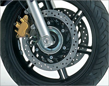 Honda CBF600: moglie e amante