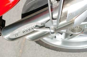 Sfida Kawasaki Z750 - MV Agusta Brutale S