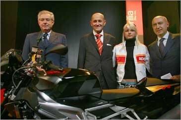 Aprilia Tuono 1000 R