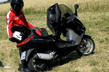 Piaggio X8 250 i.e: elogio alla funzionalità