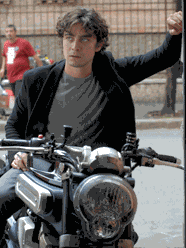 Scamarcio al cinema con la MT-01